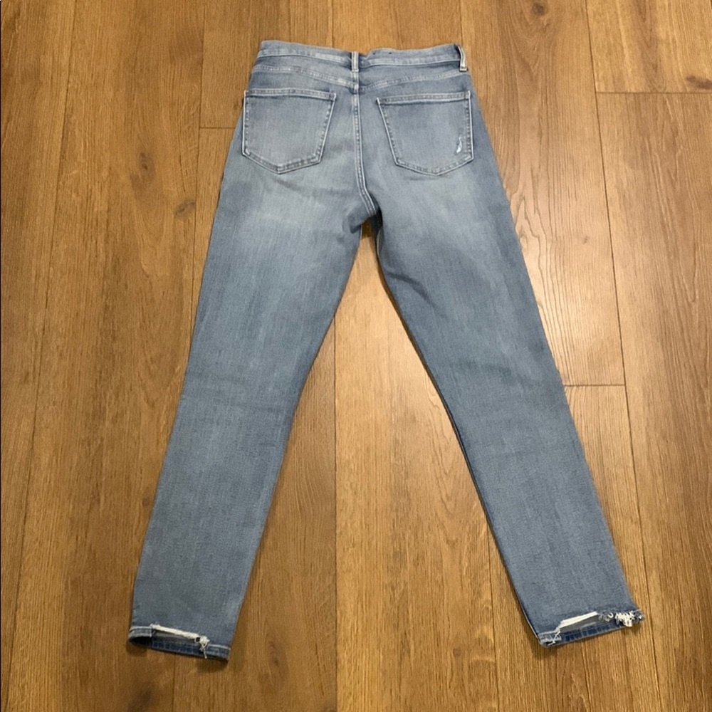 Distressed Light Wash Jeans - Picture 4 of 5